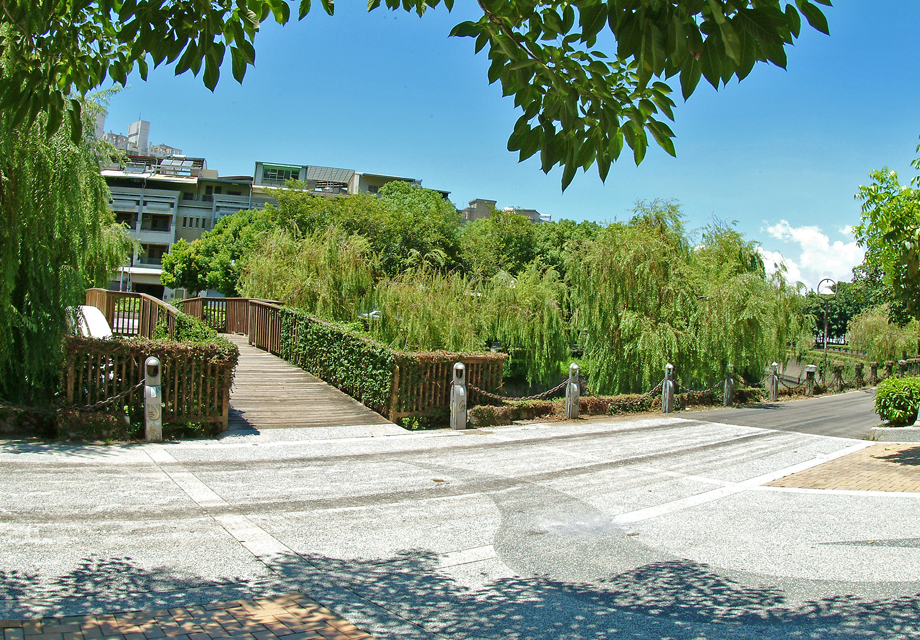  河堤公園景觀 